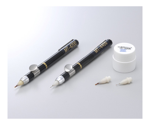 Uses an adhesive with excellent heat resistance. (From left: MT-4200, MT-4400, (front) TC-200N, BC-4200, (back) BC-4400)></div><p>Uses an adhesive with excellent heat resistance. <br>(From left: MT-4200, MT-4400, (front) TC-200N, BC-4200, (back) BC-4400)</p></div><h3 class=